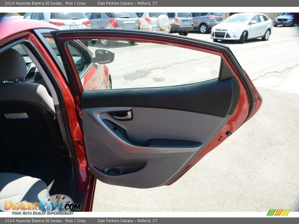 2014 Hyundai Elantra SE Sedan Red / Gray Photo #20