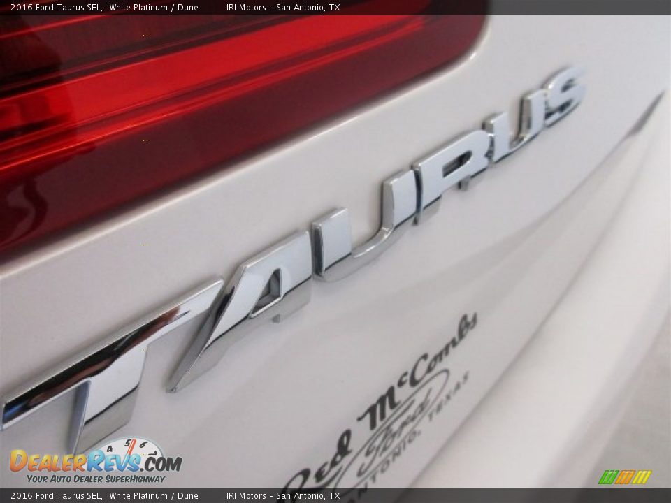 2016 Ford Taurus SEL White Platinum / Dune Photo #16