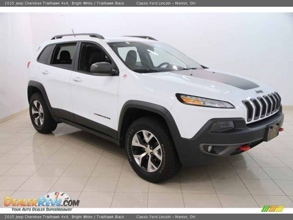 Front 3/4 View of 2015 Jeep Cherokee Trailhawk 4x4 Photo #1