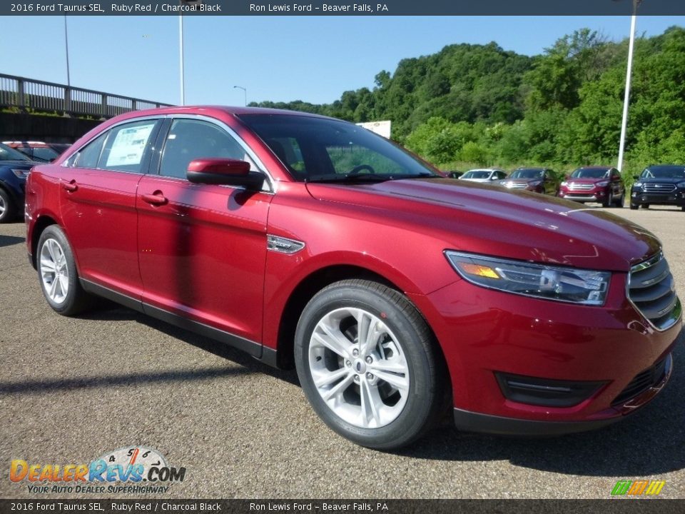 2016 Ford Taurus SEL Ruby Red / Charcoal Black Photo #9
