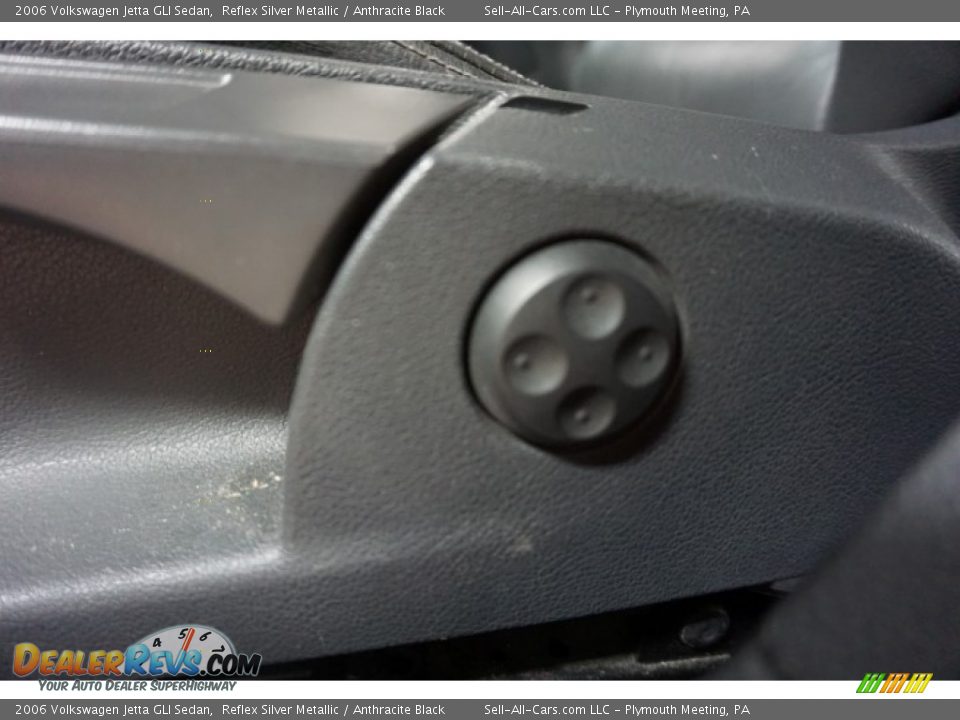 2006 Volkswagen Jetta GLI Sedan Reflex Silver Metallic / Anthracite Black Photo #24