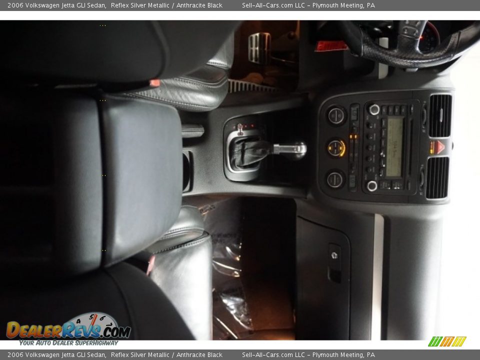 2006 Volkswagen Jetta GLI Sedan Reflex Silver Metallic / Anthracite Black Photo #29