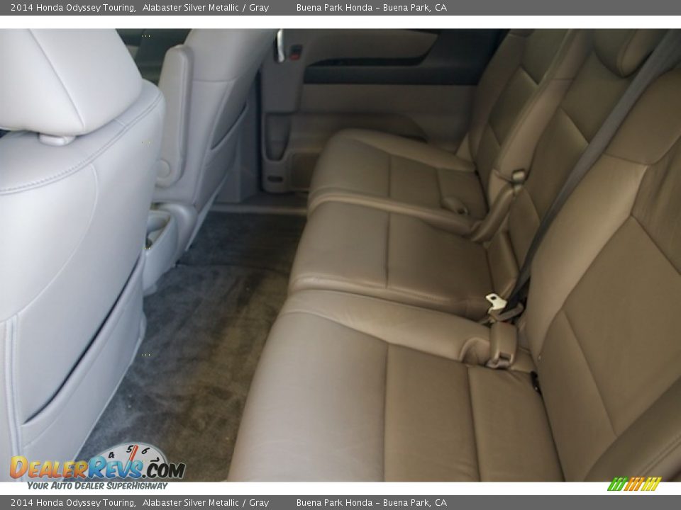 2014 Honda Odyssey Touring Alabaster Silver Metallic / Gray Photo #4