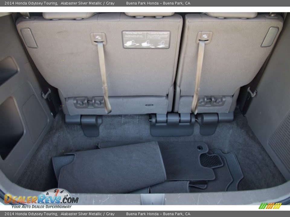 2014 Honda Odyssey Touring Alabaster Silver Metallic / Gray Photo #19