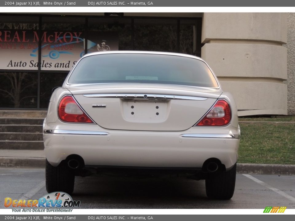 2004 Jaguar XJ XJ8 White Onyx / Sand Photo #10