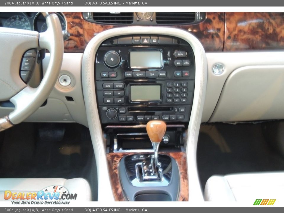2004 Jaguar XJ XJ8 White Onyx / Sand Photo #14