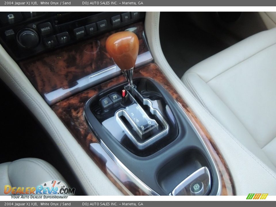 2004 Jaguar XJ XJ8 White Onyx / Sand Photo #15