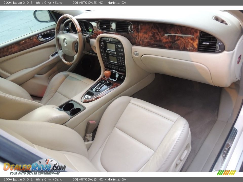 2004 Jaguar XJ XJ8 White Onyx / Sand Photo #16