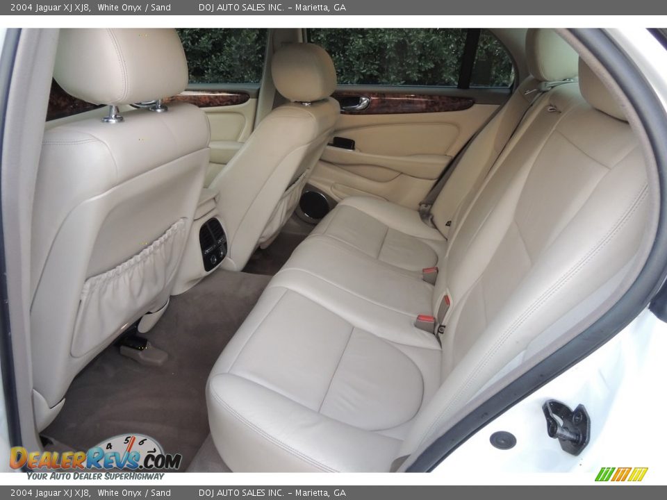 2004 Jaguar XJ XJ8 White Onyx / Sand Photo #18