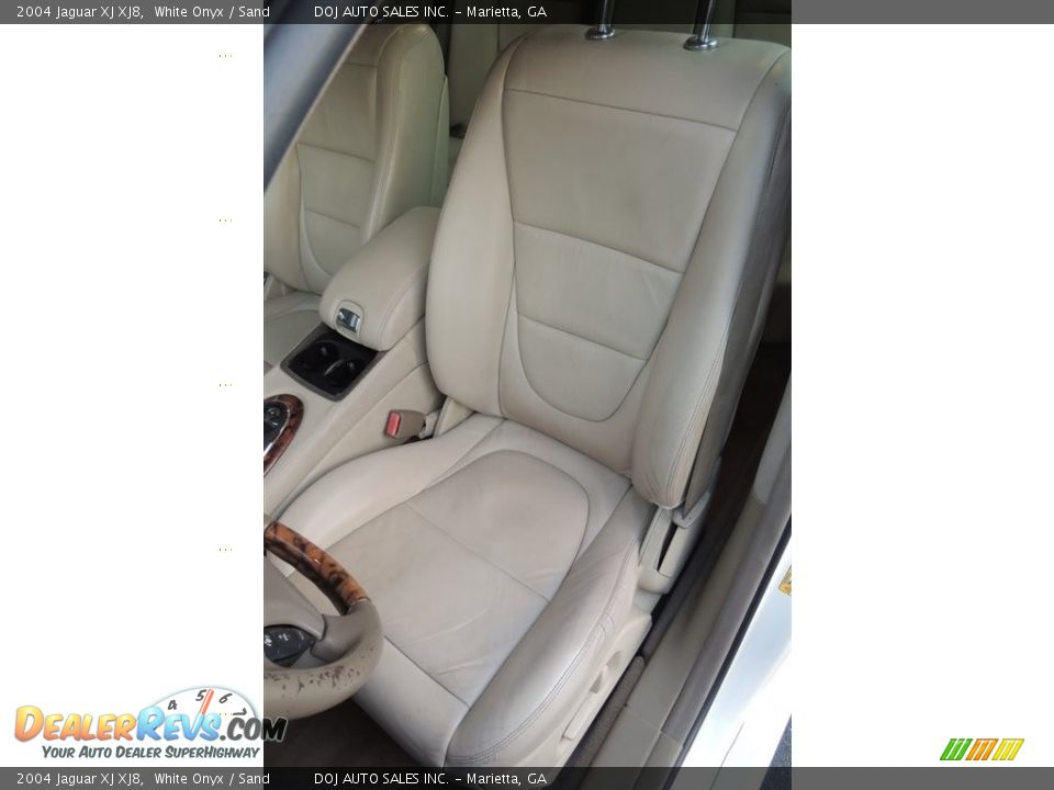 2004 Jaguar XJ XJ8 White Onyx / Sand Photo #20
