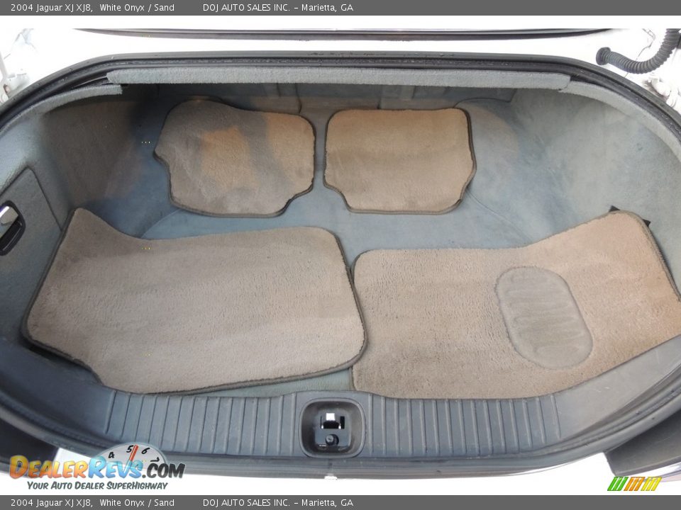2004 Jaguar XJ XJ8 White Onyx / Sand Photo #23