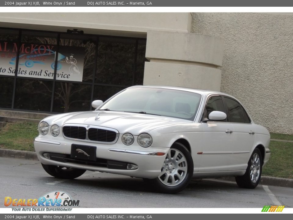 2004 Jaguar XJ XJ8 White Onyx / Sand Photo #25