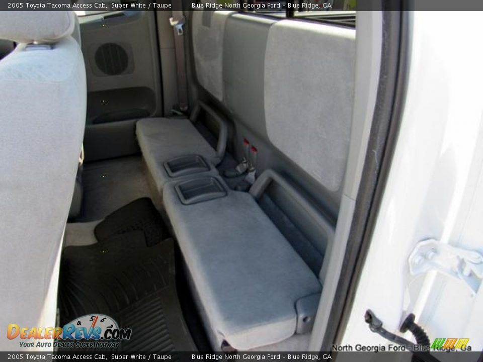 2005 Toyota Tacoma Access Cab Super White / Taupe Photo #14
