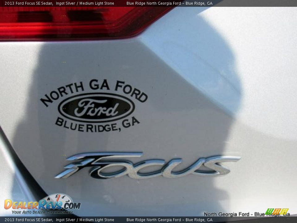 2013 Ford Focus SE Sedan Ingot Silver / Medium Light Stone Photo #36