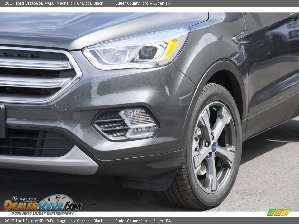 2017 Ford Escape SE 4WD Magnetic / Charcoal Black Photo #2