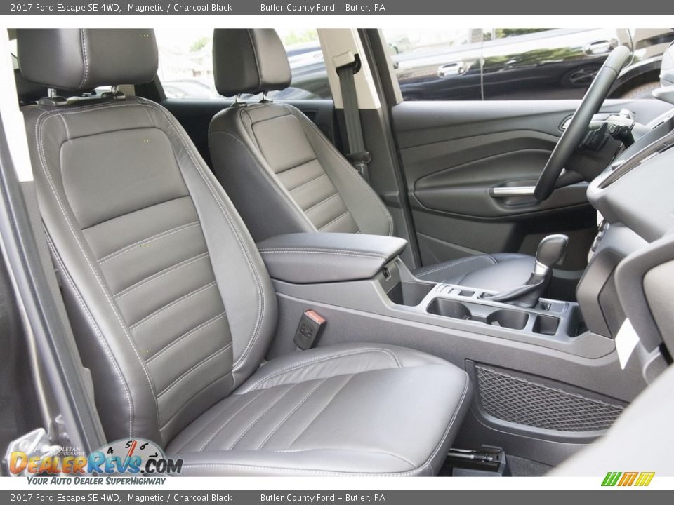 2017 Ford Escape SE 4WD Magnetic / Charcoal Black Photo #8
