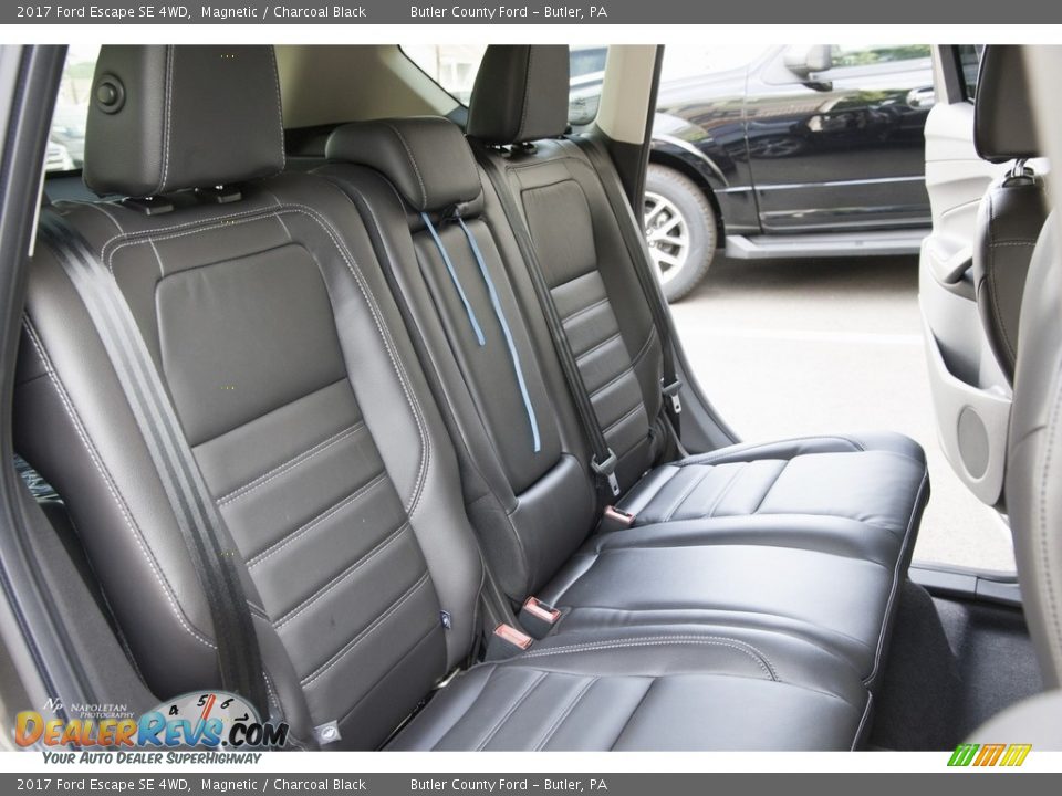 2017 Ford Escape SE 4WD Magnetic / Charcoal Black Photo #11