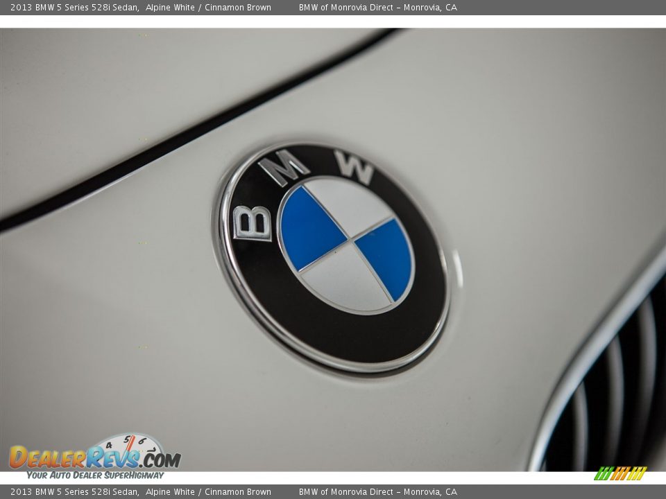 2013 BMW 5 Series 528i Sedan Alpine White / Cinnamon Brown Photo #28