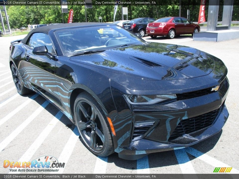 Front 3/4 View of 2016 Chevrolet Camaro SS Convertible Photo #8