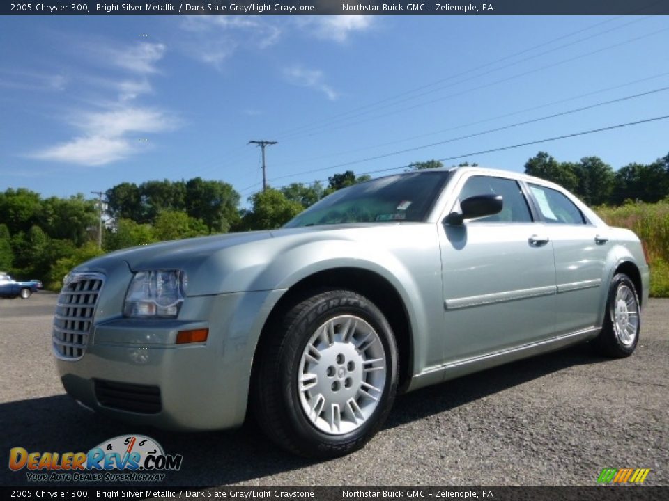 2005 Chrysler 300 Bright Silver Metallic / Dark Slate Gray/Light Graystone Photo #2