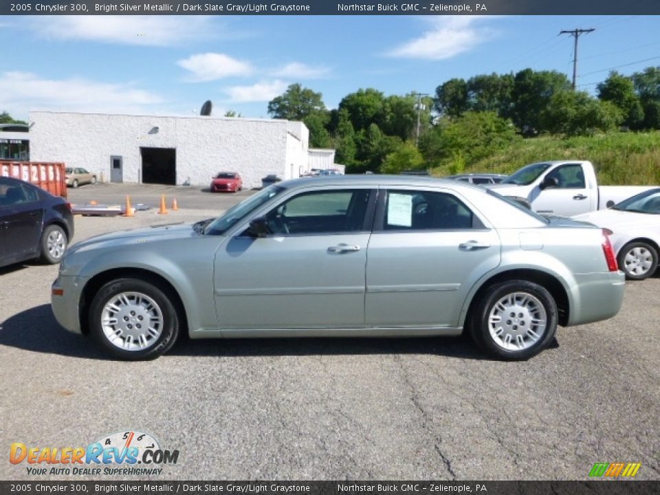 2005 Chrysler 300 Bright Silver Metallic / Dark Slate Gray/Light Graystone Photo #4