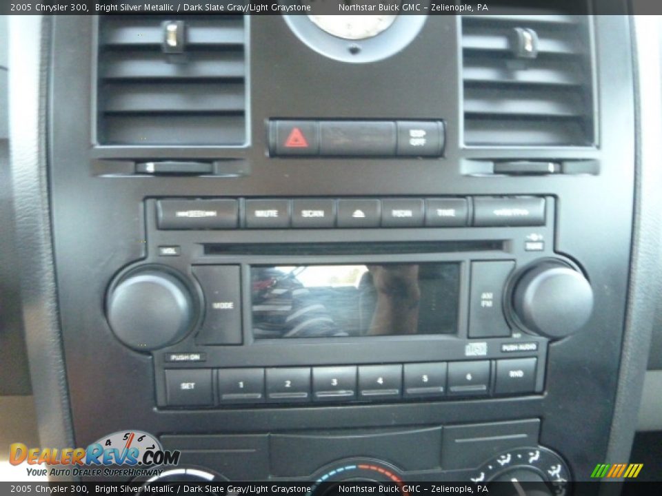 2005 Chrysler 300 Bright Silver Metallic / Dark Slate Gray/Light Graystone Photo #22