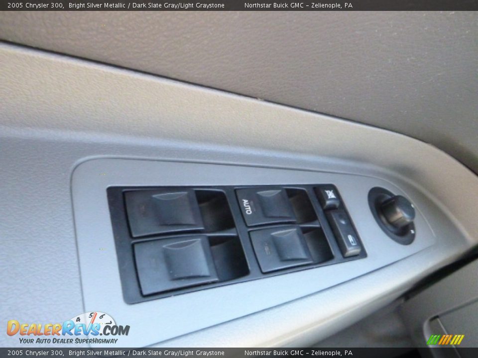 2005 Chrysler 300 Bright Silver Metallic / Dark Slate Gray/Light Graystone Photo #25