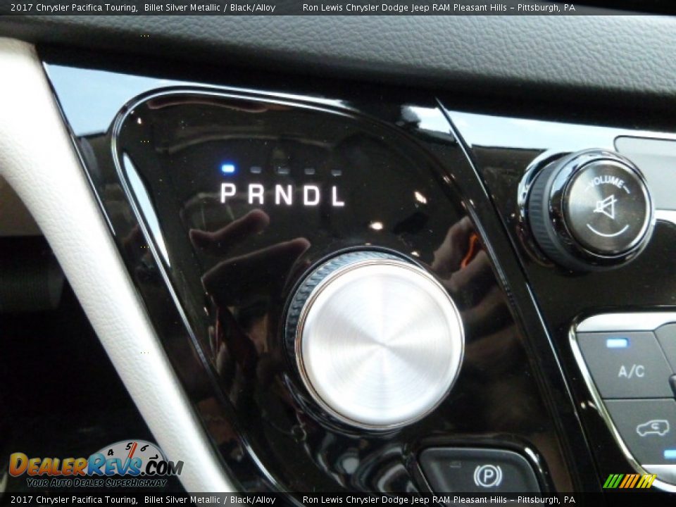 2017 Chrysler Pacifica Touring Billet Silver Metallic / Black/Alloy Photo #17
