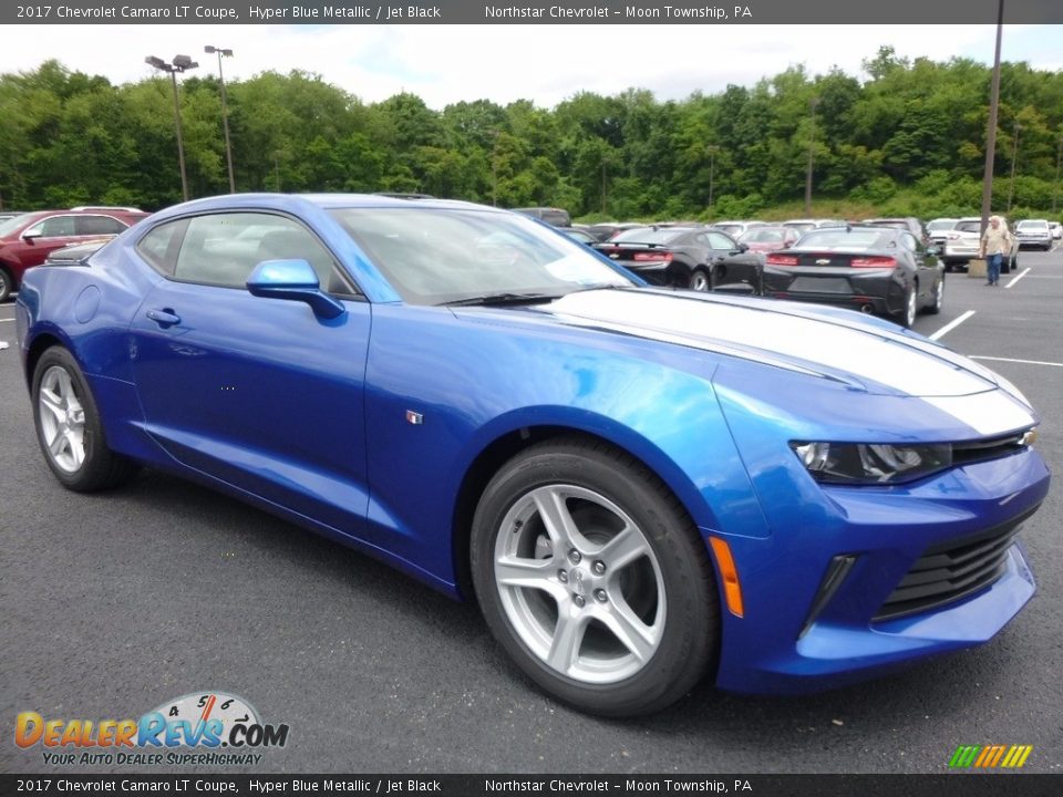 Front 3/4 View of 2017 Chevrolet Camaro LT Coupe Photo #4