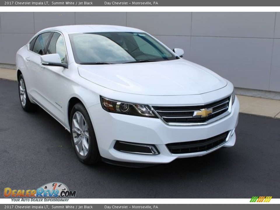 Front 3/4 View of 2017 Chevrolet Impala LT Photo #1