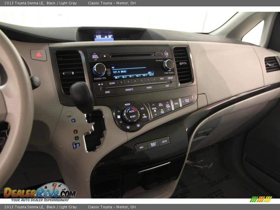 2013 Toyota Sienna LE Black / Light Gray Photo #10