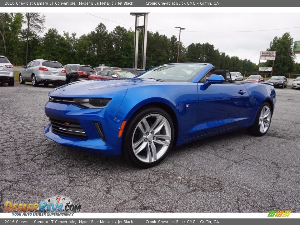 Front 3/4 View of 2016 Chevrolet Camaro LT Convertible Photo #3