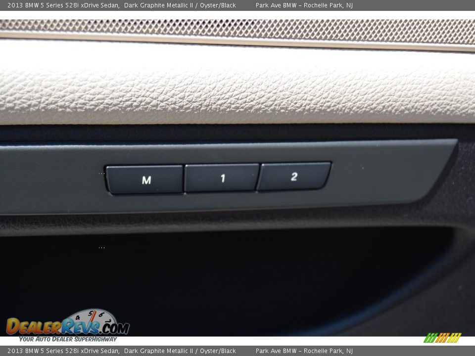 2013 BMW 5 Series 528i xDrive Sedan Dark Graphite Metallic II / Oyster/Black Photo #9