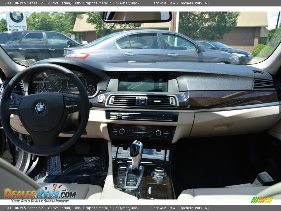 2013 BMW 5 Series 528i xDrive Sedan Dark Graphite Metallic II / Oyster/Black Photo #14