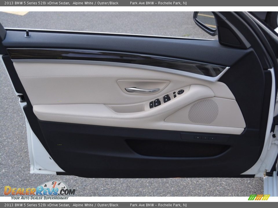 2013 BMW 5 Series 528i xDrive Sedan Alpine White / Oyster/Black Photo #8