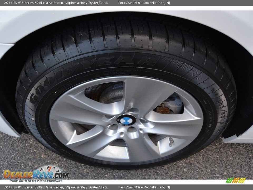 2013 BMW 5 Series 528i xDrive Sedan Alpine White / Oyster/Black Photo #32