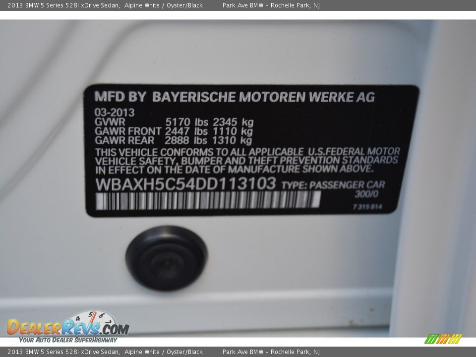 2013 BMW 5 Series 528i xDrive Sedan Alpine White / Oyster/Black Photo #33