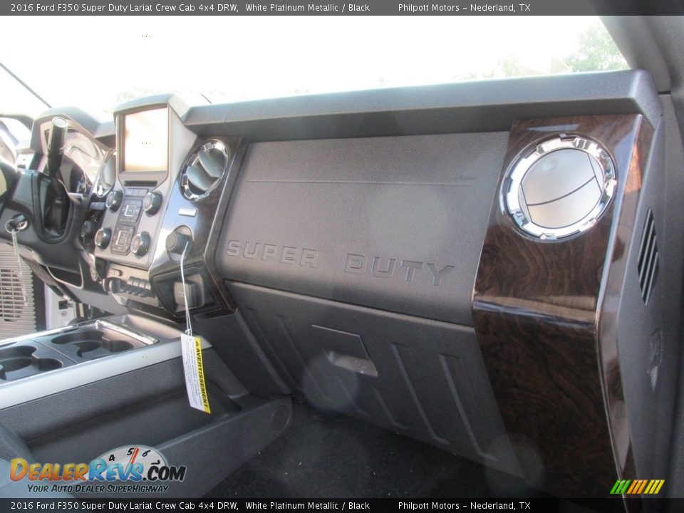 2016 Ford F350 Super Duty Lariat Crew Cab 4x4 DRW White Platinum Metallic / Black Photo #18