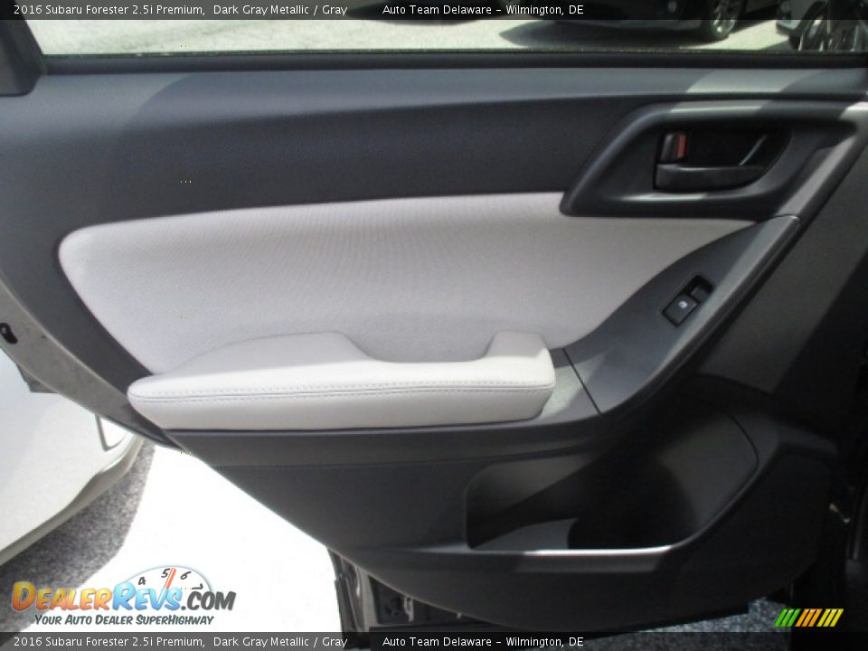 2016 Subaru Forester 2.5i Premium Dark Gray Metallic / Gray Photo #29