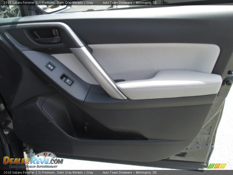 2016 Subaru Forester 2.5i Premium Dark Gray Metallic / Gray Photo #30