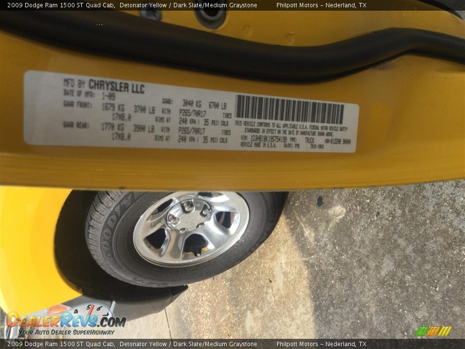 2009 Dodge Ram 1500 ST Quad Cab Detonator Yellow / Dark Slate/Medium Graystone Photo #6