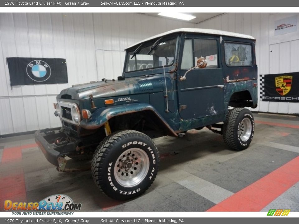 Front 3/4 View of 1970 Toyota Land Cruiser FJ40 Photo #2