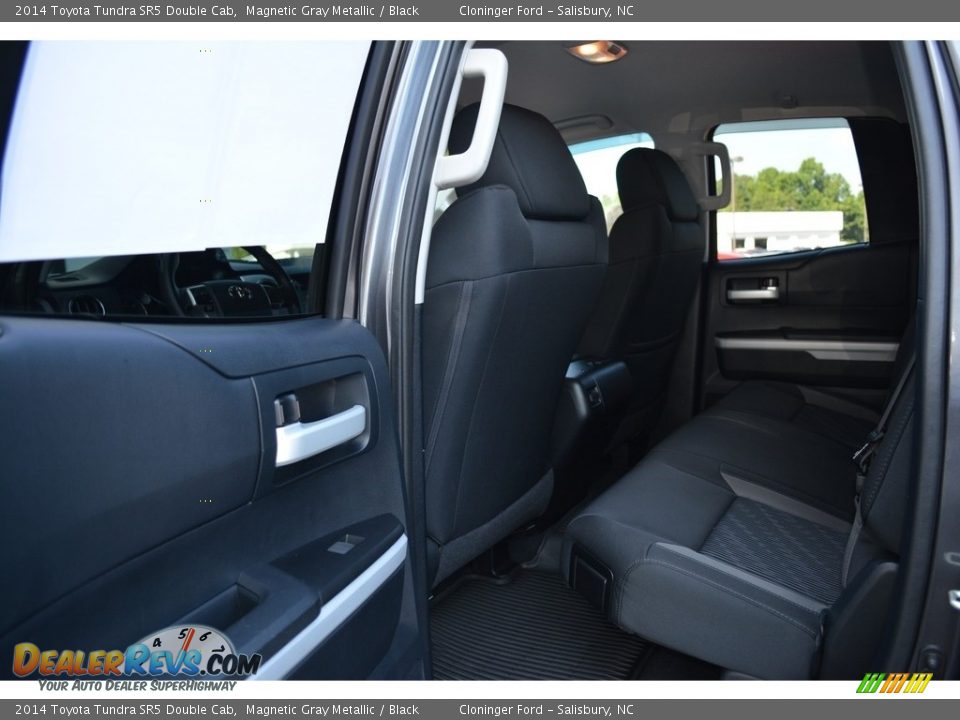 2014 Toyota Tundra SR5 Double Cab Magnetic Gray Metallic / Black Photo #13