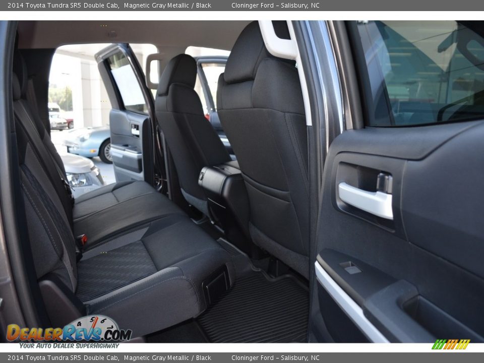 2014 Toyota Tundra SR5 Double Cab Magnetic Gray Metallic / Black Photo #14