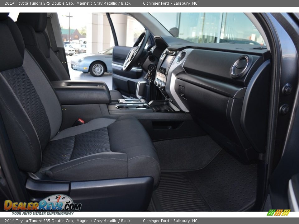 2014 Toyota Tundra SR5 Double Cab Magnetic Gray Metallic / Black Photo #16