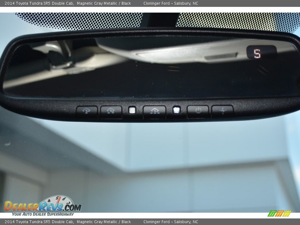 2014 Toyota Tundra SR5 Double Cab Magnetic Gray Metallic / Black Photo #25