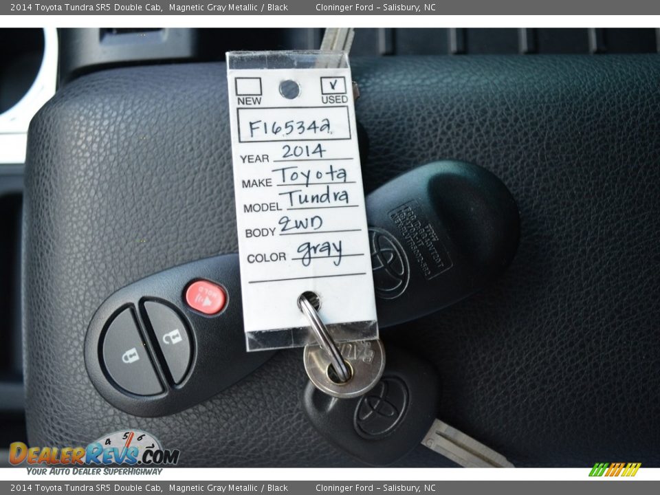 2014 Toyota Tundra SR5 Double Cab Magnetic Gray Metallic / Black Photo #26