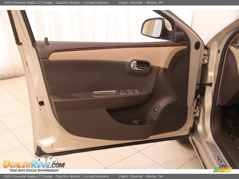2009 Chevrolet Malibu LTZ Sedan Gold Mist Metallic / Cocoa/Cashmere Photo #4