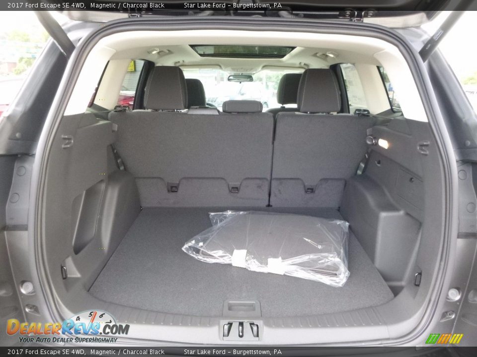 2017 Ford Escape SE 4WD Magnetic / Charcoal Black Photo #7