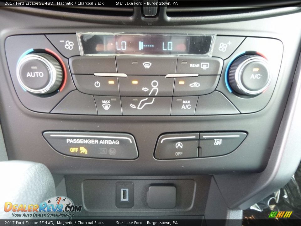 2017 Ford Escape SE 4WD Magnetic / Charcoal Black Photo #19
